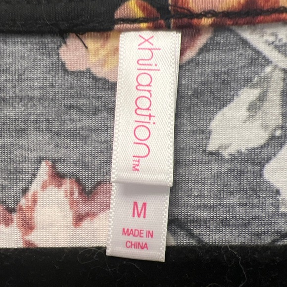 NWT Xhilaration 90s Remix Collection Women’s Ruffle V Neck‎ Floral Bodysuit Sz M - Picture 2 of 5